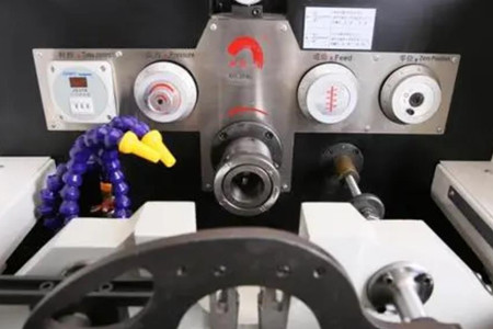 精密珩磨機(jī)加工產(chǎn)品表面刮傷原因，你可知道？